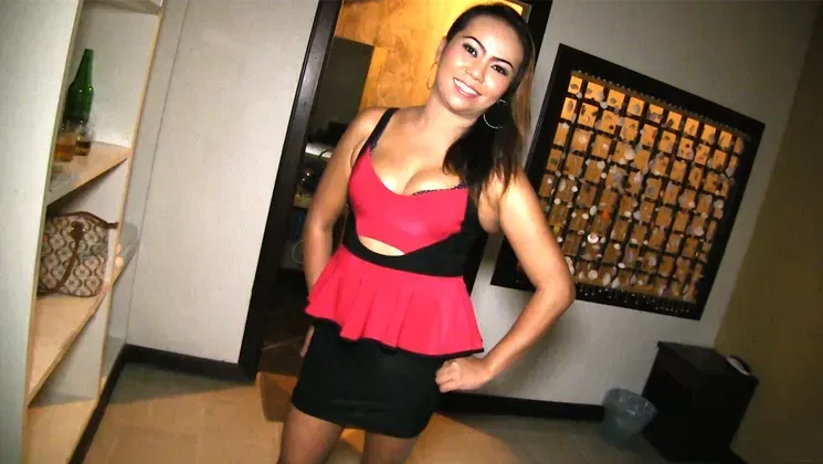 Mature Thai BBW MILF fucks a farang