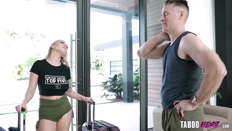 Hot Stepsister Elana Bunnz Agrees to Freeuse Rules of Our House - TabooHeat