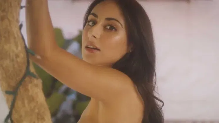 Small tits MILF exposing amazing body