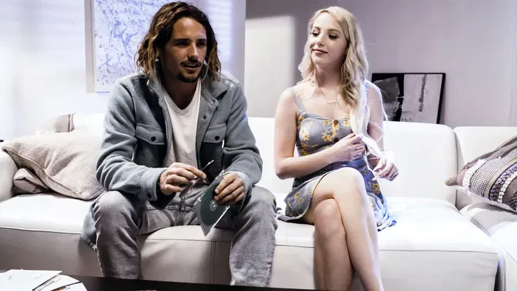 Blonde teen barista fucks lying musician