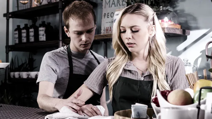 Blonde barista fucks cheating BF in cafe