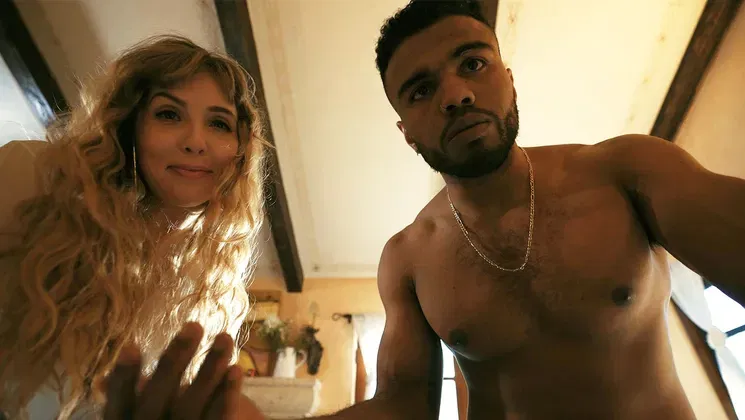 Busty bi MILF convinces GF for threesome