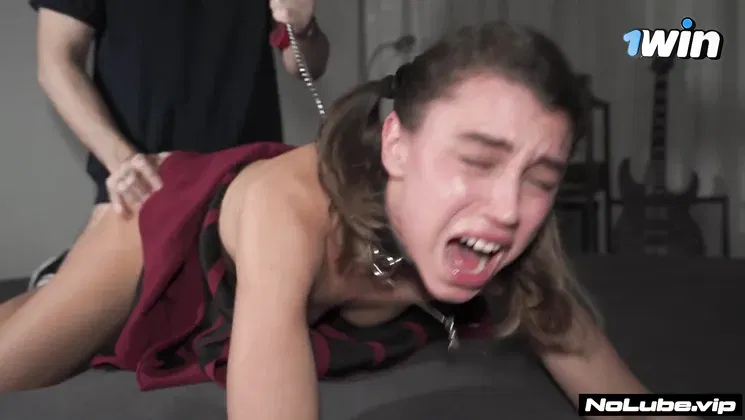 Submissive teen screams in pleasure as life-changing rough threesome makes her shake and scream