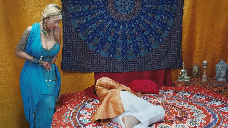 Chudai - Vatsiana watches and recounts how his stepmother