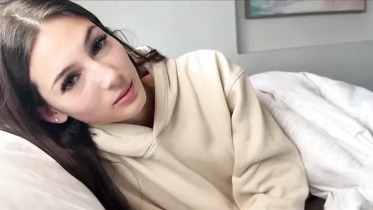 Sophie Tyler gets a sick day of family therapy - A family therapy classic!