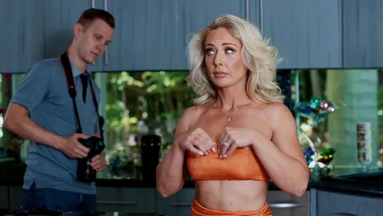 Bitchy MILF Is The Boss