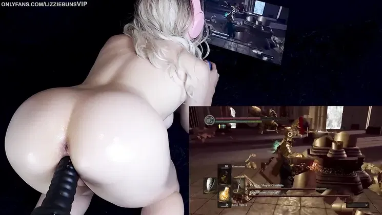 Gamer Girl and Lizzie Buns Edge and Squirt while playing Dark Souls 1 - Pawg Edging and Masturbation