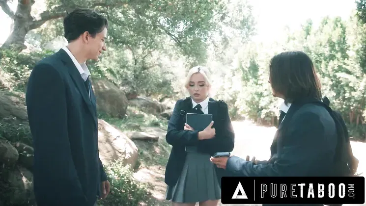 Stepbrothers double penetrate & fill up blonde Lexi Lore's virgin ass for her to moan in pleasure