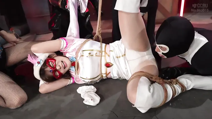 Beautiful Girl Mask Aurora Complete Indecent Hunting Maya Sakura