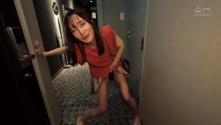 No Bra And Nipples Exposed! A Shameful Play Date With A Lewd Beautiful Mature Woman, Yuri Adachi