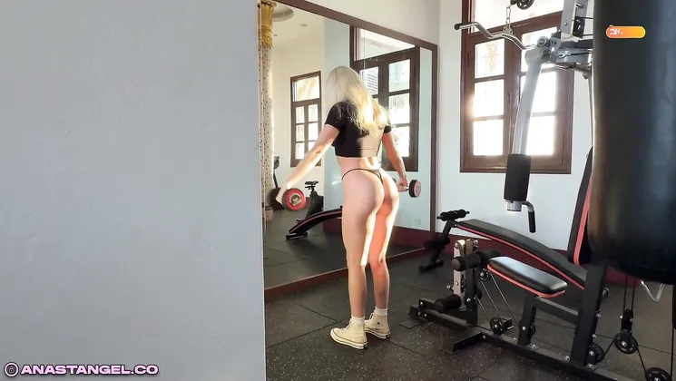 Anastangel's Public Gym Workout ends in a wild POV fuckfest
