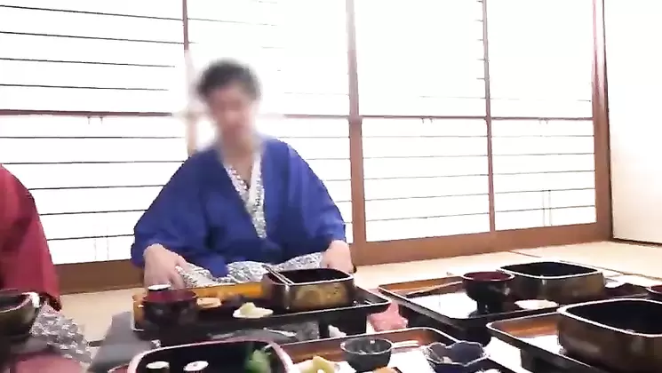 NKKD-112 Wife's Company Drinking Party Video 20 Autumn's Comfort Travel Tour